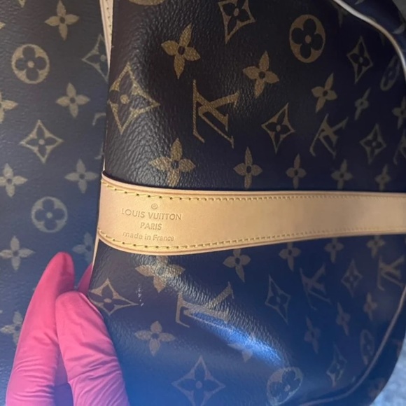 Louis Vuitton Keepall Bandoulière 45 - Picture 4 of 11